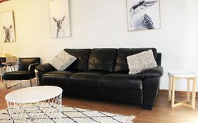 Investigator Beach Breeze Apartments U2